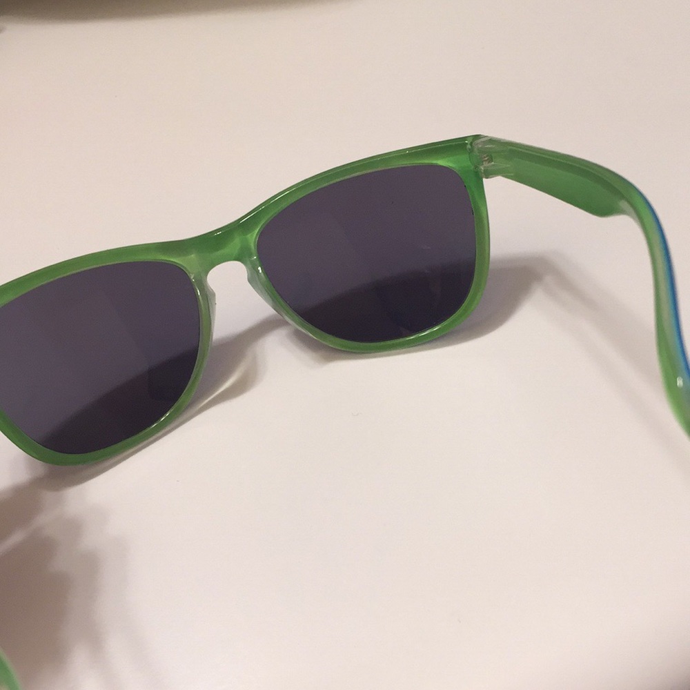Blue sunglasses - Picture 3 of 3